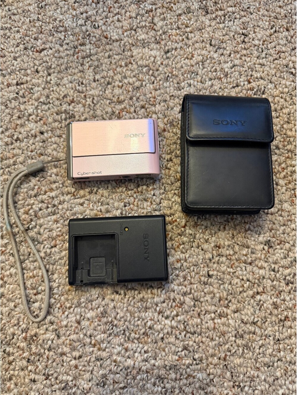 Sony cyber shot pink 3x Optic zoom DSC-T70 digital camera